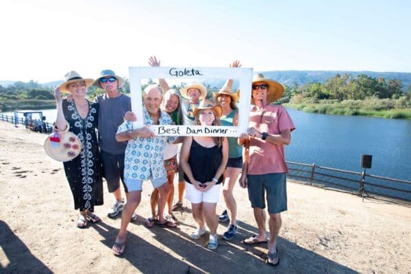 Group with the Dam Dinner photo frame