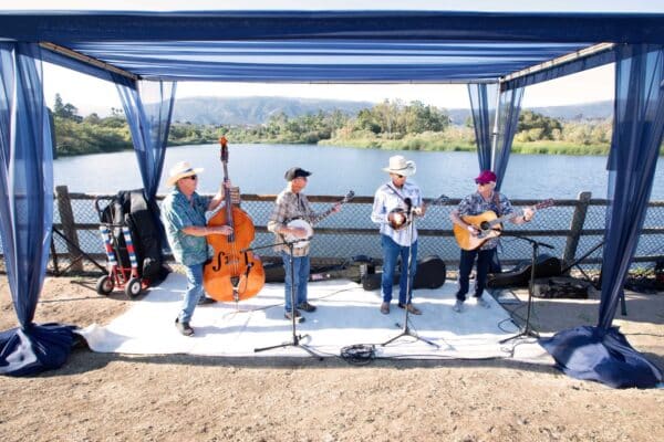 The Salt Martians playing live music at the 2026 Dam Dinner